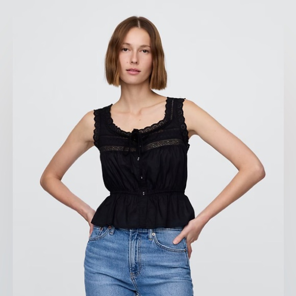 NWT! GAP Black Lace-Trim Peplum Top - Size Medium ⛰️